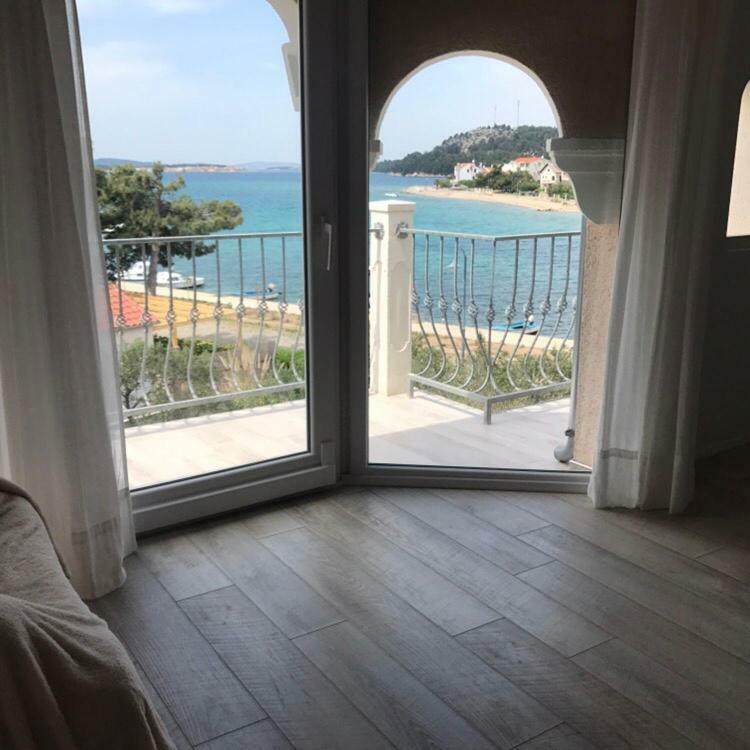 Relaxing Whole Top Floor Apartment By The Sea Zaboric Exterior photo