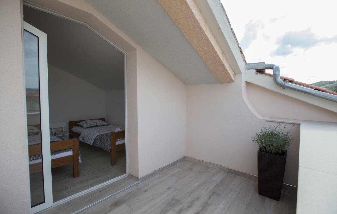 Relaxing Whole Top Floor Apartment By The Sea Zaboric Exterior photo
